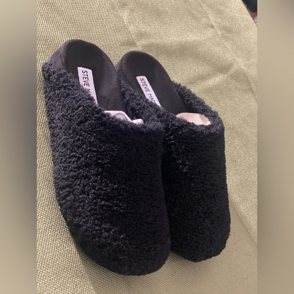 Steve Madden VESA Faux Fur sandal